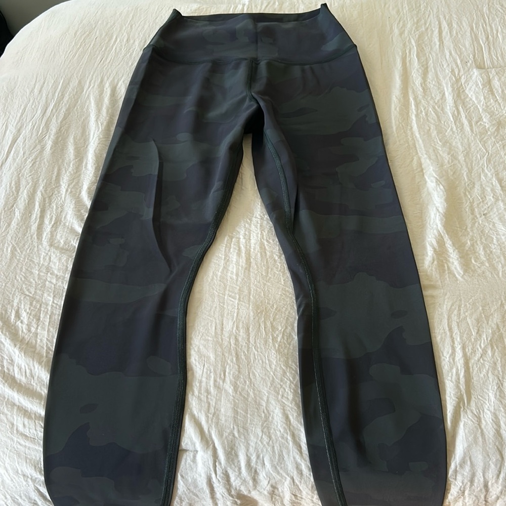 alo yoga leggings